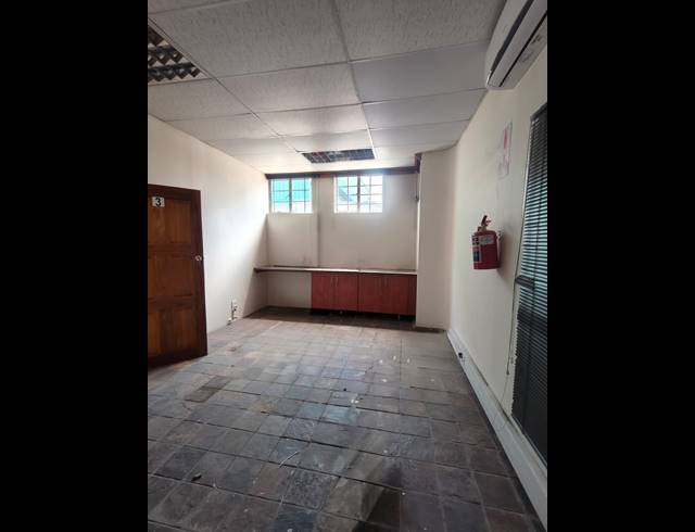 526M² OFFICE FOR SALE IN SASOLBURG CENTRAL